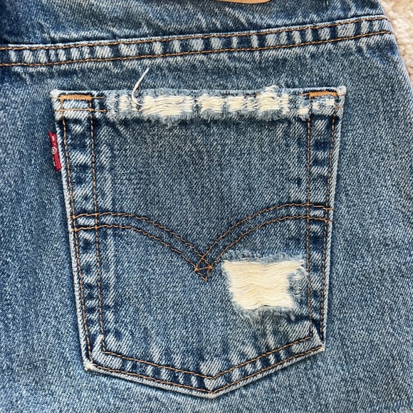 Vintage Levi’s Distressed Denim Shorts Style 512 - Size 6 - Picture 11 of 11